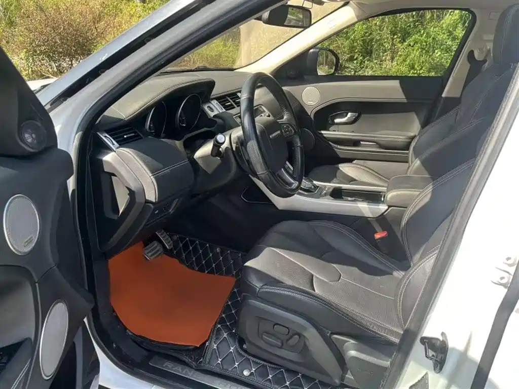 Land Rover Range Rover Evoque 2015 2.0T 5-Door Dynamic Edition фото 11