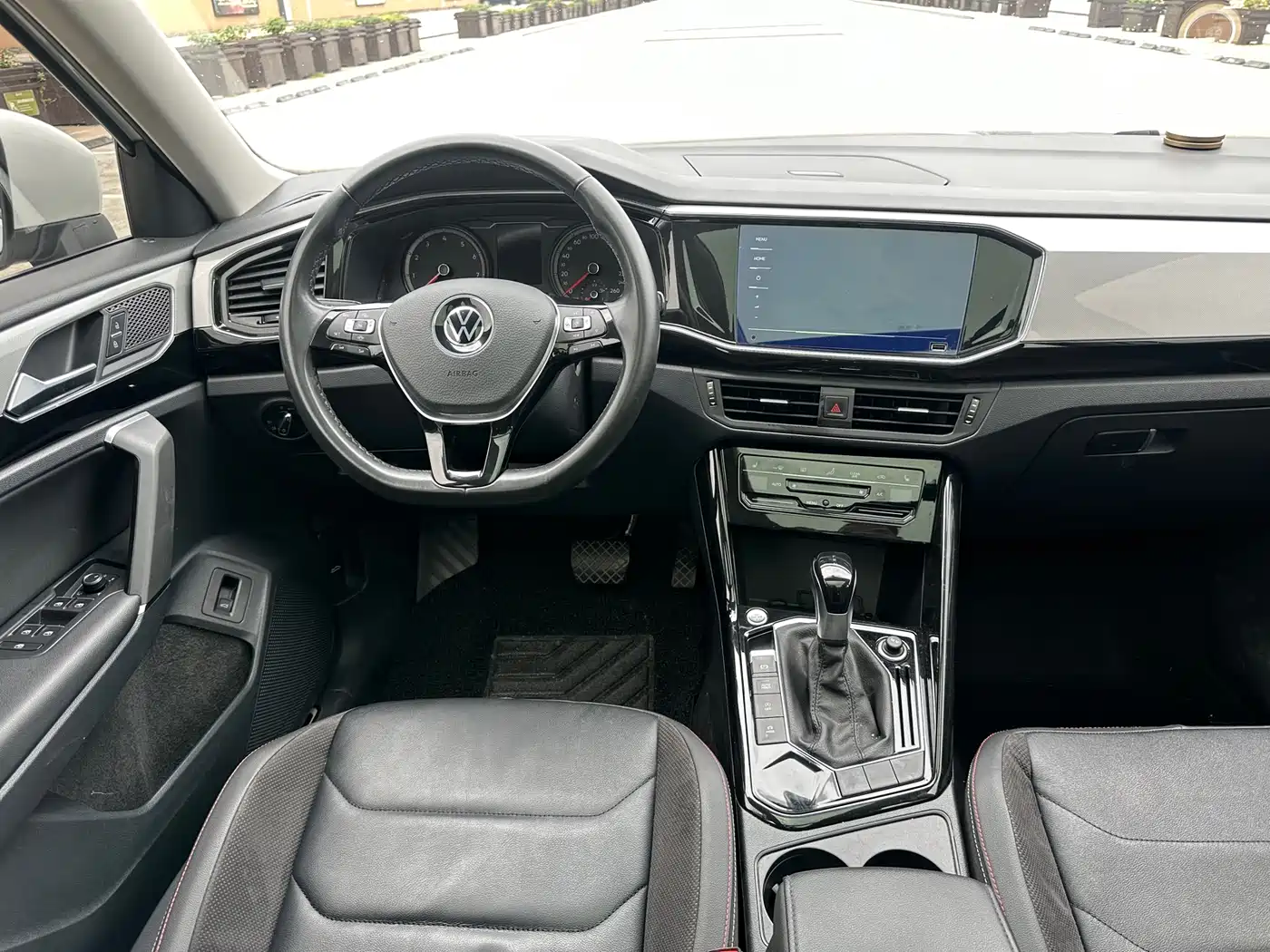 Volkswagen Tayron 2022 280TSI 2WD Luxury Smart Connect Edition фото 11