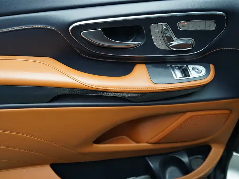Mercedes-Benz V-Class 2021 V 260 Pilot Edition фото 6