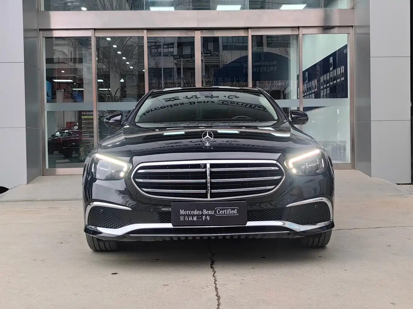 Mercedes-Benz E-Class New Energy 2022 E 350 e L Plug-in Hybrid Sedan фото 2