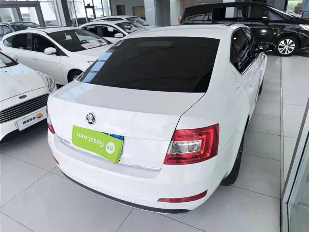 Škoda Octavia 2017 TSI280 DSG ZhiXing фото 7