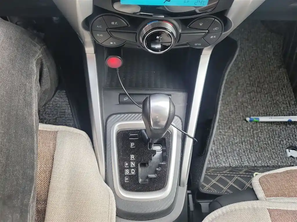 BYD Yuan 2016 1.5L Automatic Luxury фото 14