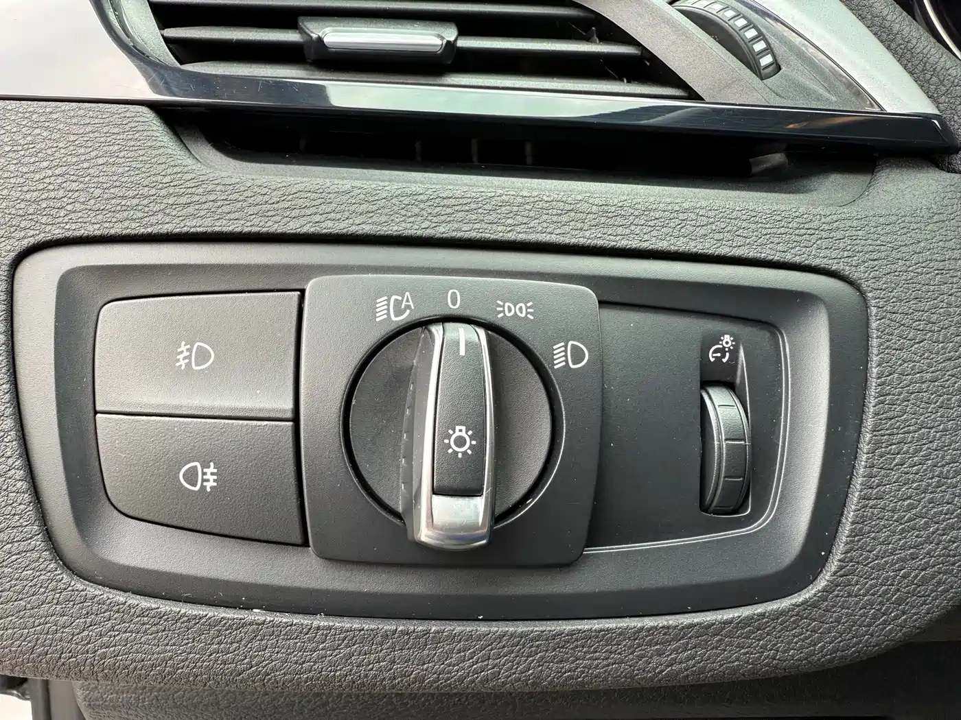BMW X1 2019 sDrive20Li Leading Model фото 15