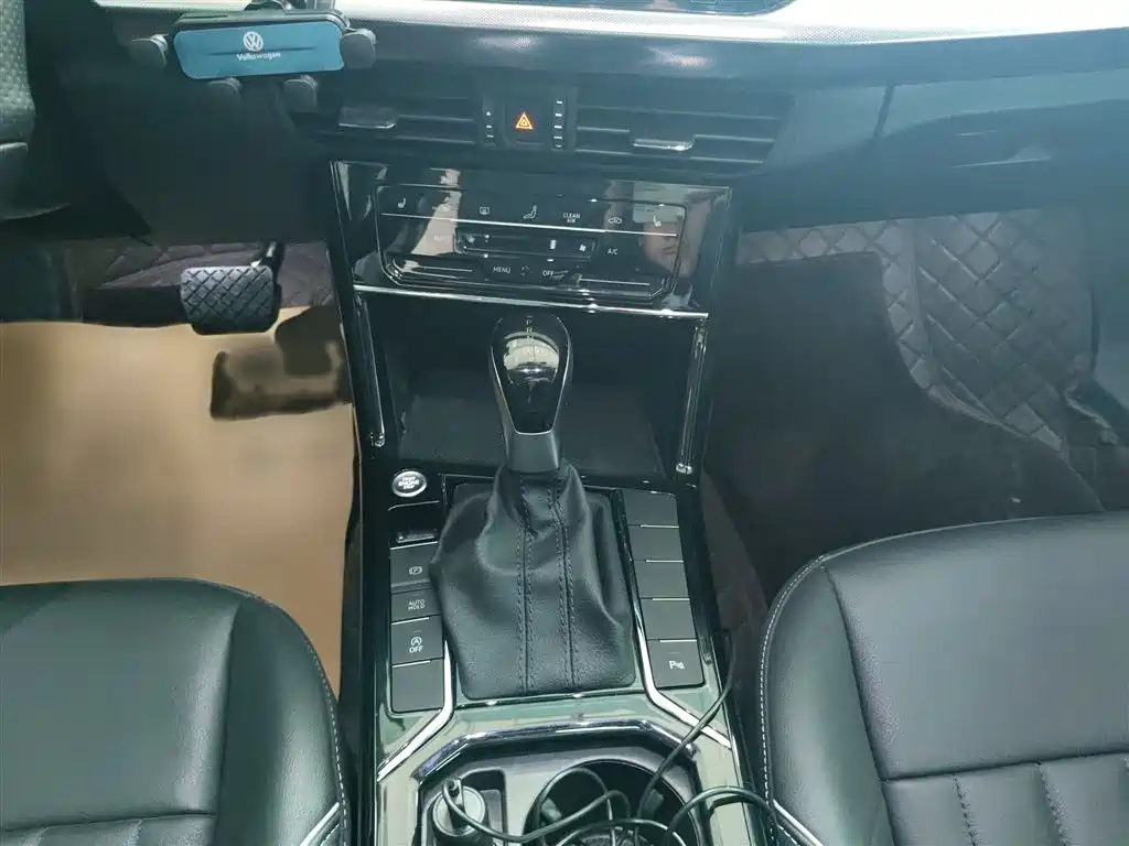 Volkswagen Passat 2023 330TSI Elite Edition фото 9