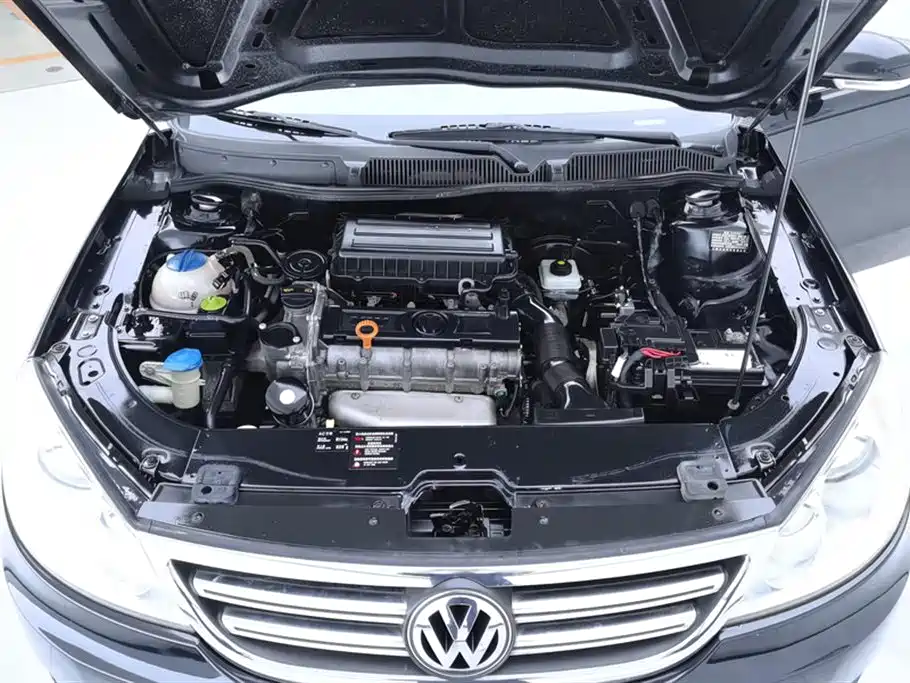 Volkswagen Lavida 2011 1.6L Manual Elegance Edition фото 10