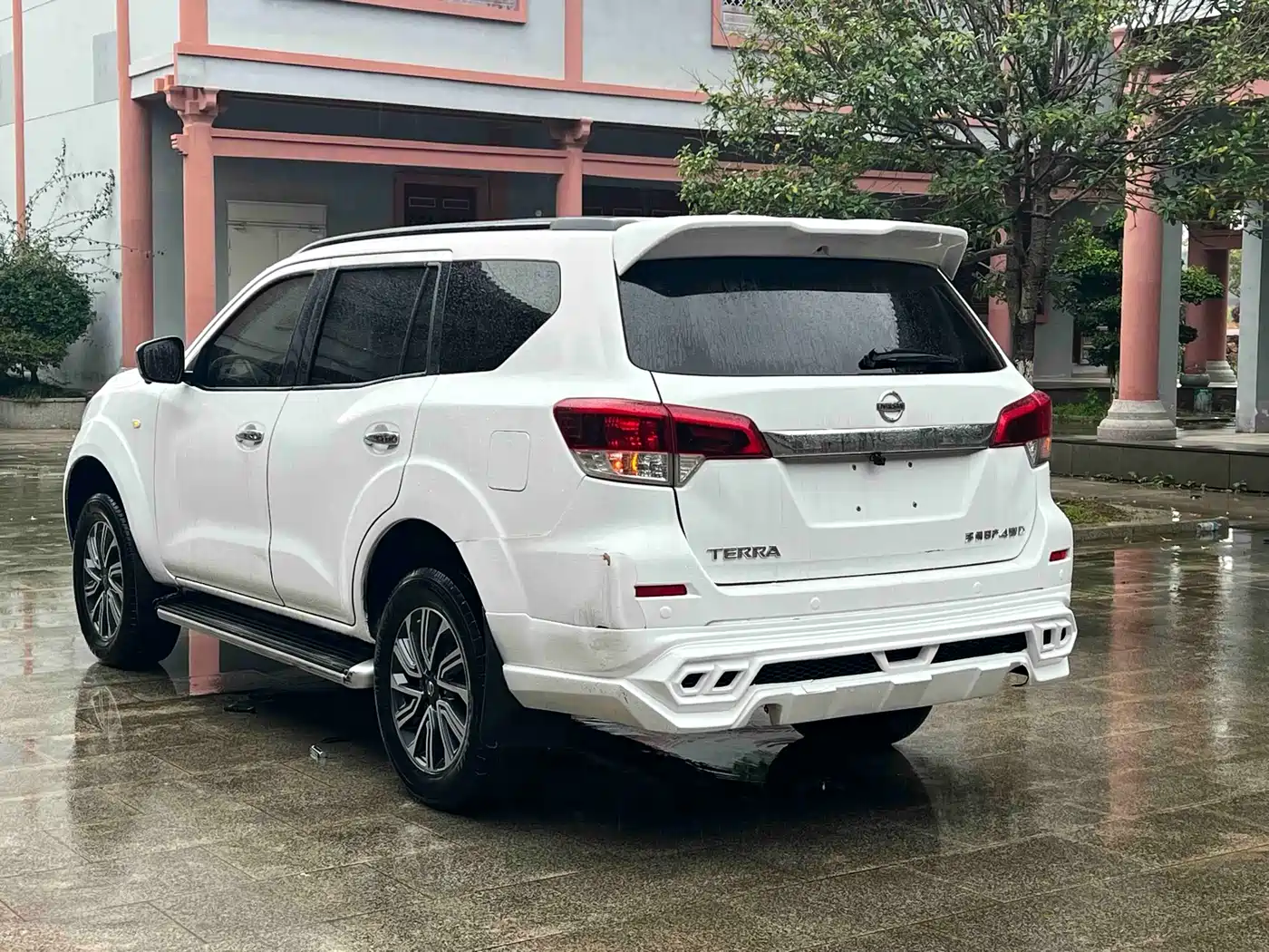 Nissan Terra 2018 2.5L Automatic 4WD Luxury Edition фото 4