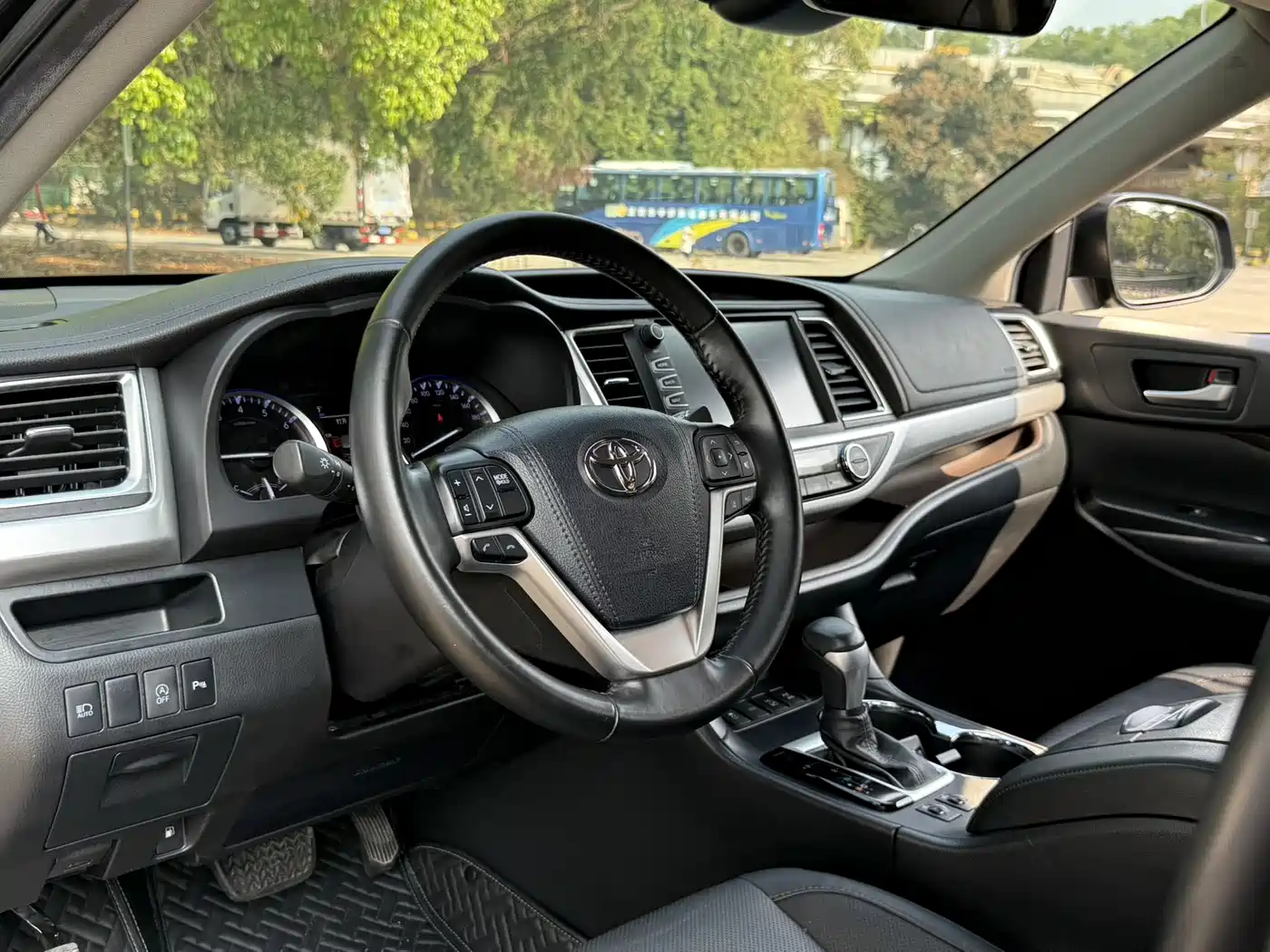 Toyota Highlander 2021 2.0T AWD Luxury 7-Seater фото 8