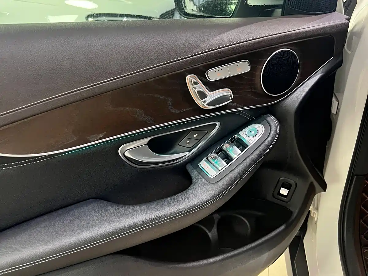 Mercedes-Benz GLC 2020 GLC 260 L 4MATIC Luxury фото 6