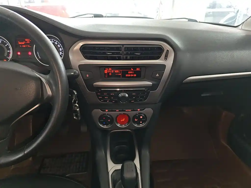 Peugeot 301 2014 1.6L Manual Luxury Edition фото 9