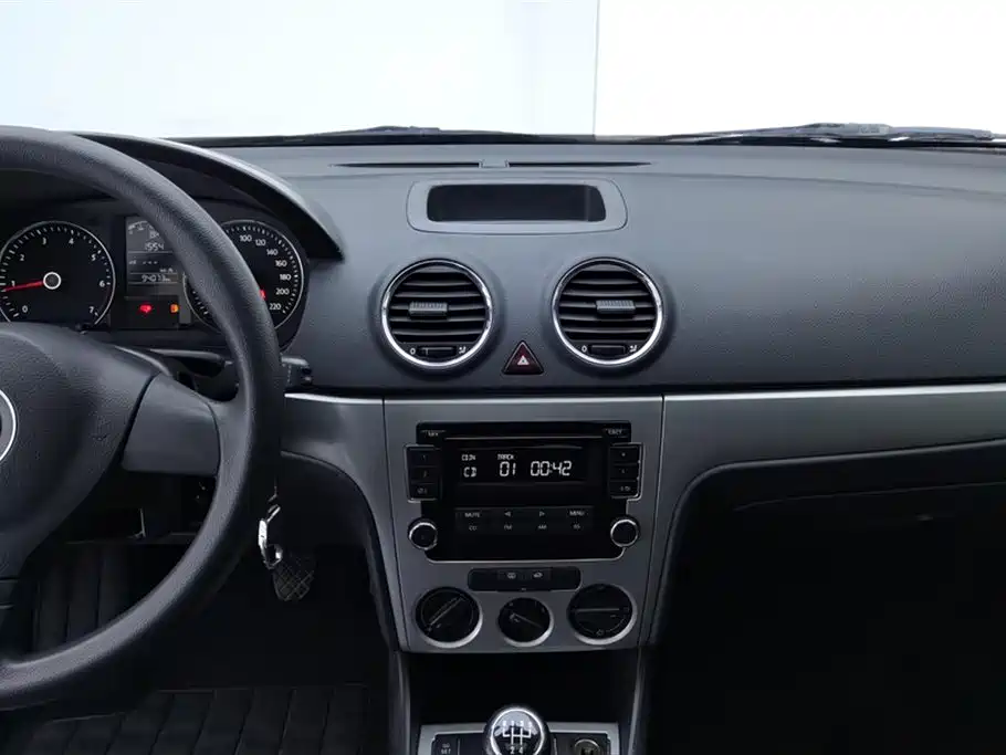 Volkswagen Lavida 2011 1.6L Manual Elegance Edition фото 13