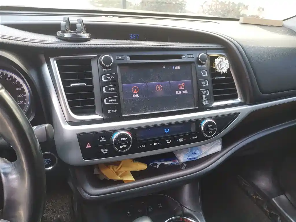 Toyota Highlander 2015 2.0T AWD Ultimate Edition 7-seater фото 6