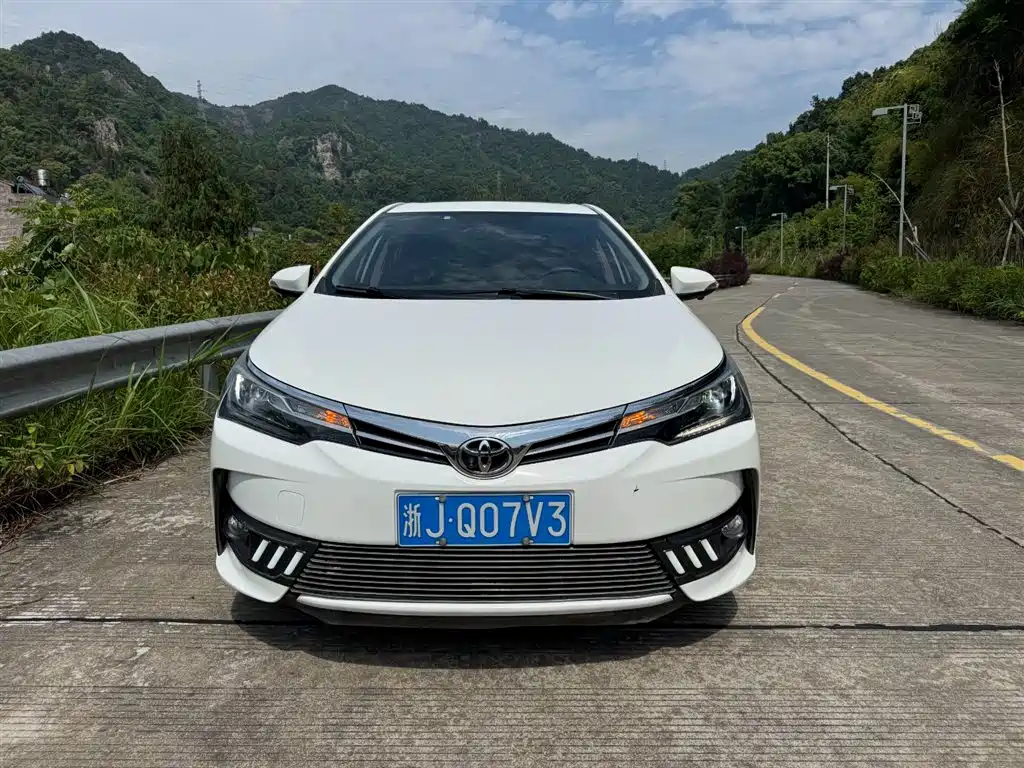Toyota Corolla 2017 Facelift 1.2T S-CVT GL-i фото 3