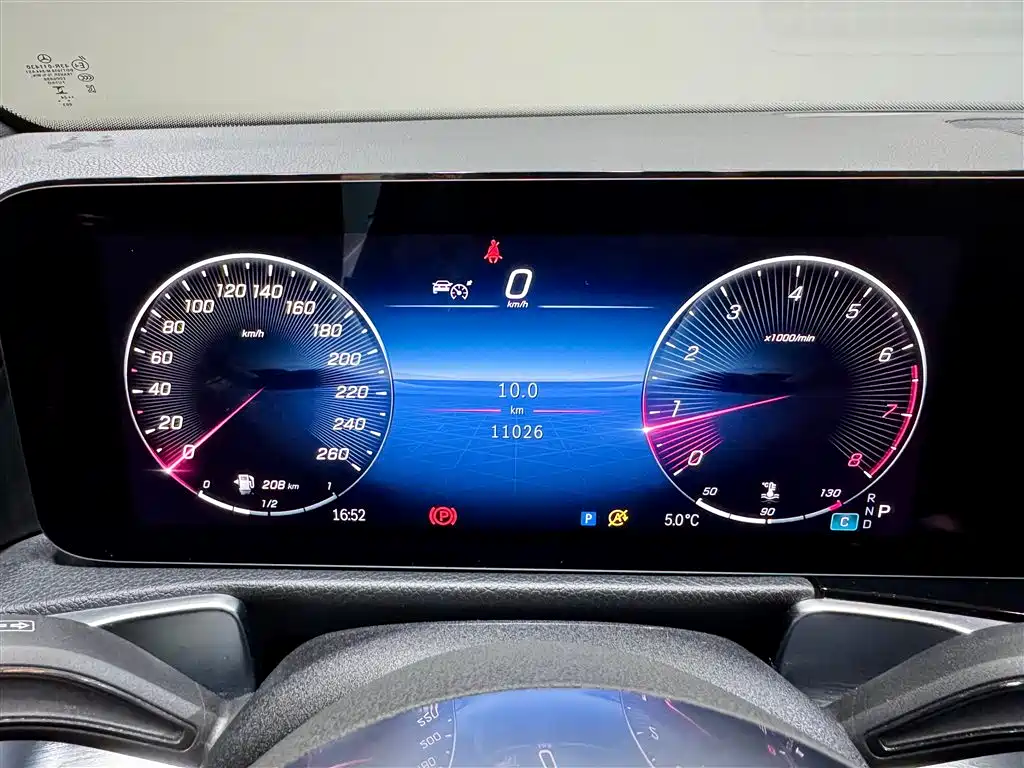 Mercedes-Benz GLB 2025 Model GLB 200 Dynamic Edition фото 16