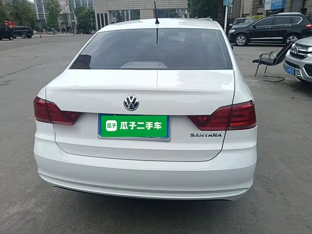 VOLKSWAGEN SANTANA