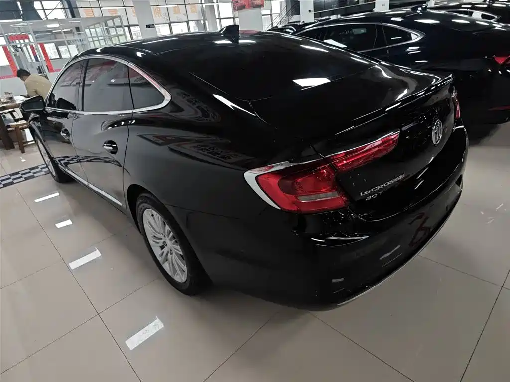 Buick LaCrosse 2018 Model 20T Luxury Edition фото 5
