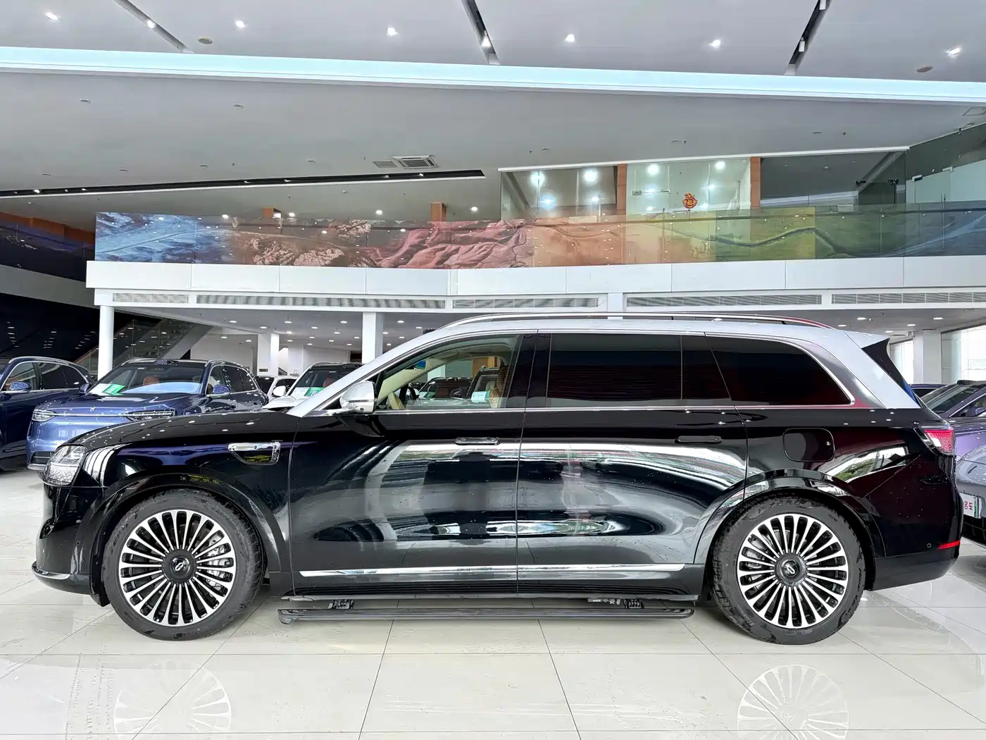 AITO Wenjie AITO M9 2025 Extended Range Ultra 52kWh 6-Seater фото 5