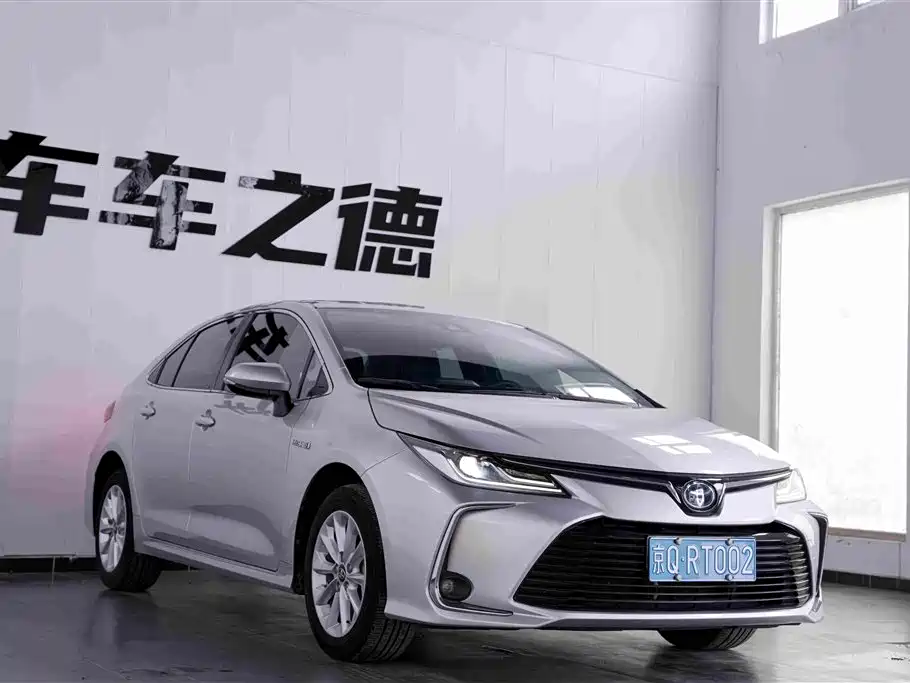 Photo 2 - Toyota Corolla