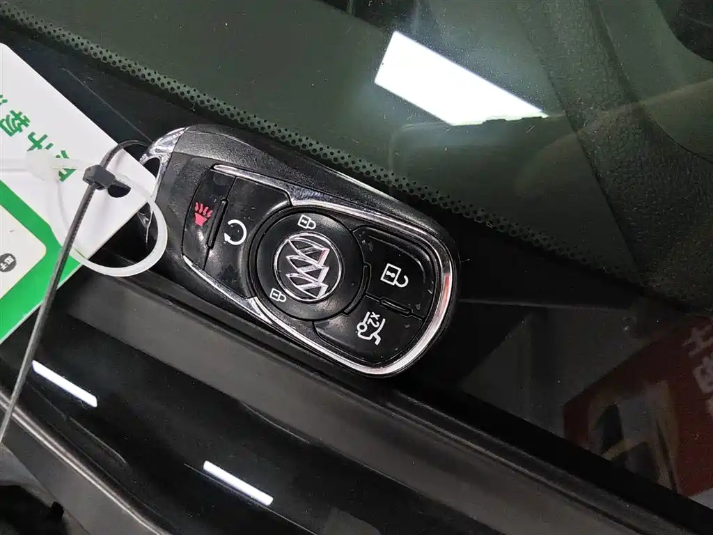 Buick LaCrosse 2018 Model 20T Luxury Edition фото 9