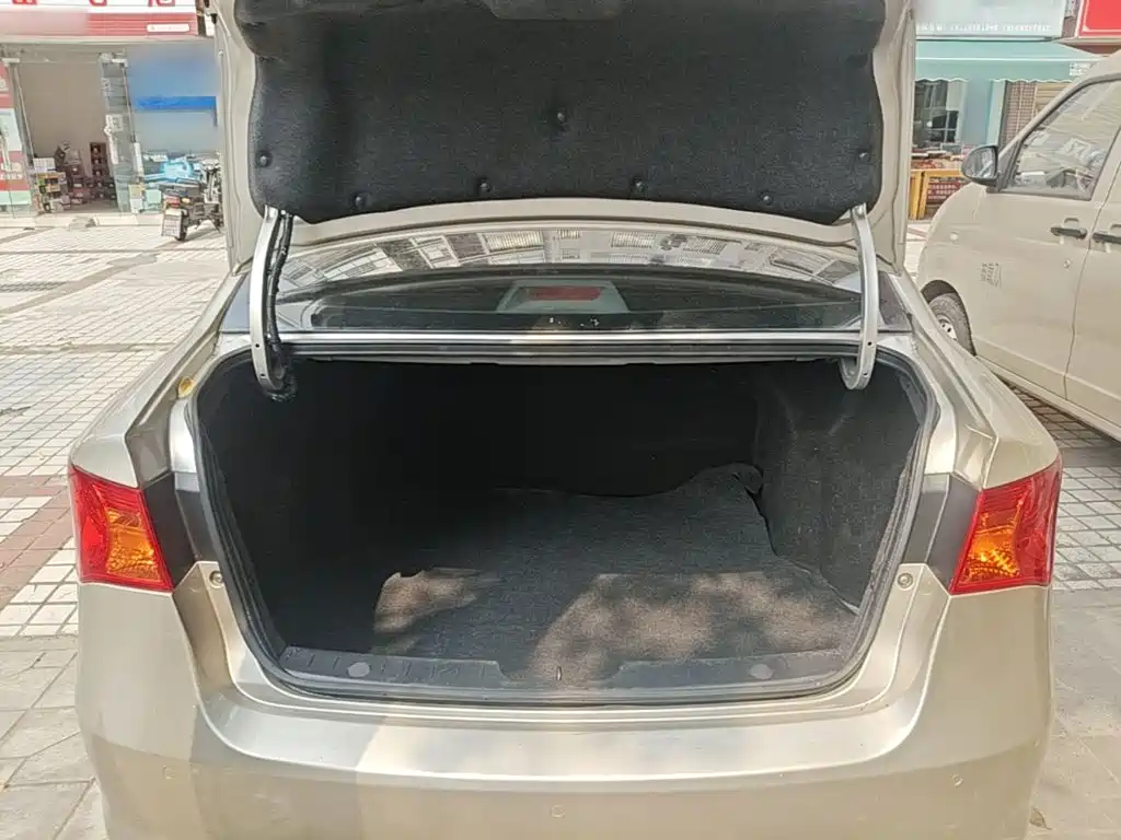 Roewe 350 2015 2014 1.5L Automatic Joy Edition