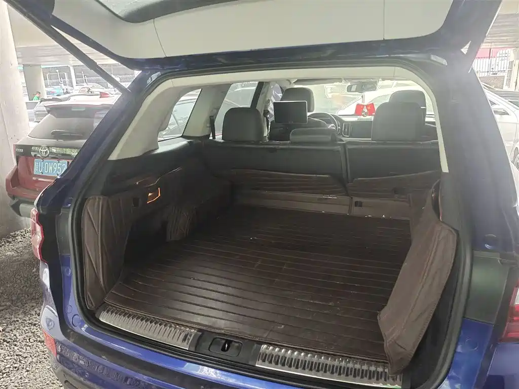 Hongqi HS7 2019 3.0T Automatic 4WD Smart Connection Flag Leader Edition фото 16