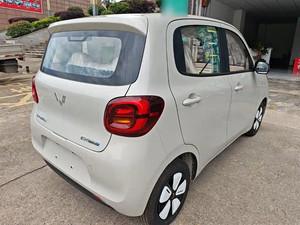 Wuling Motors Hongguang MINIEV 2026 2025 4-Door Advanced