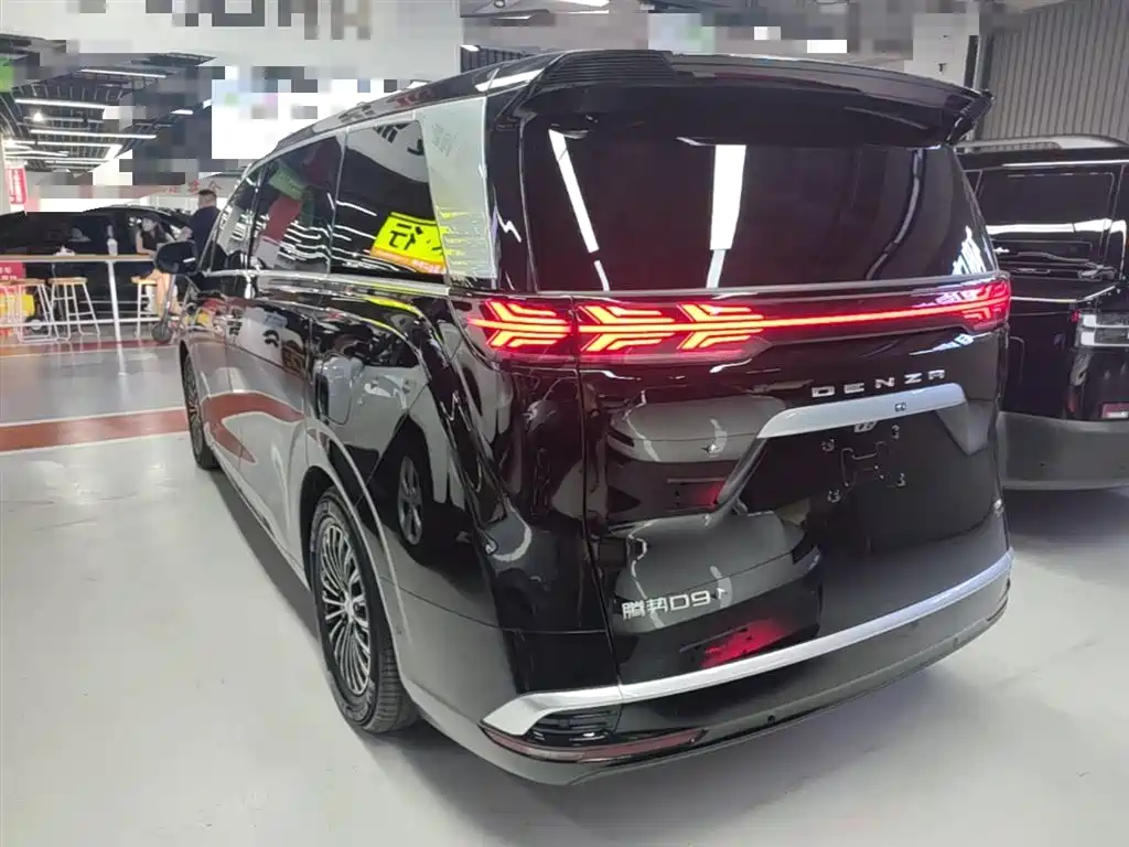 Denza D9 2025 DM-i Smart Driving Edition 1100 FWD Flagship фото 5