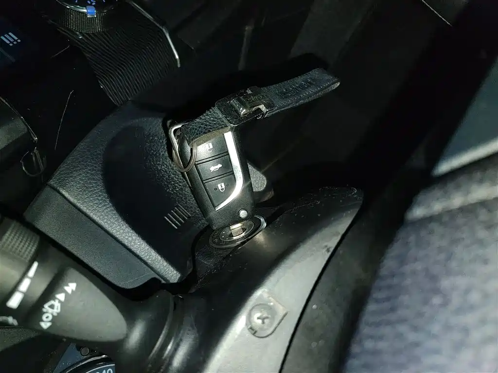 Toyota Corolla 2017 Model 1.2T CVT GL-i Leather Edition фото 9
