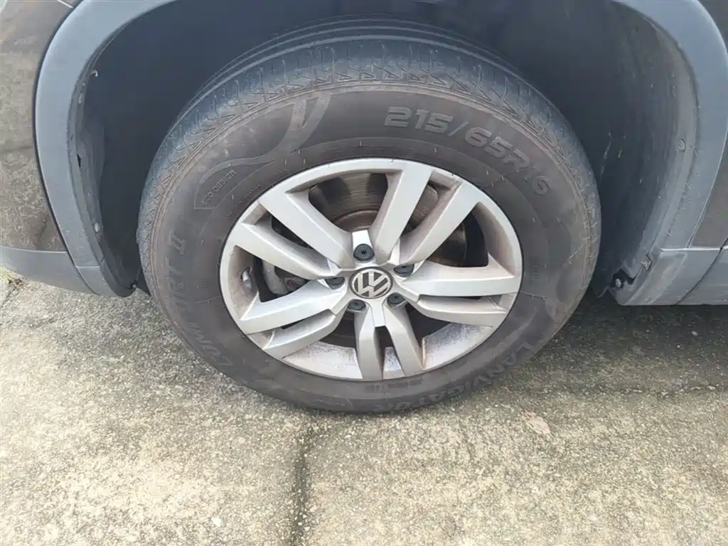 Volkswagen Tiguan 2015 1.8TSI Automatic 2WD Trendline фото 23