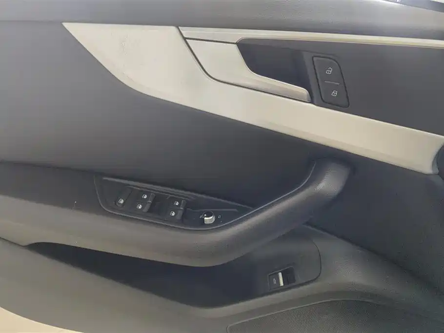 Audi A4L 2020 40 TFSI quattro Luxury Dynamic фото 7