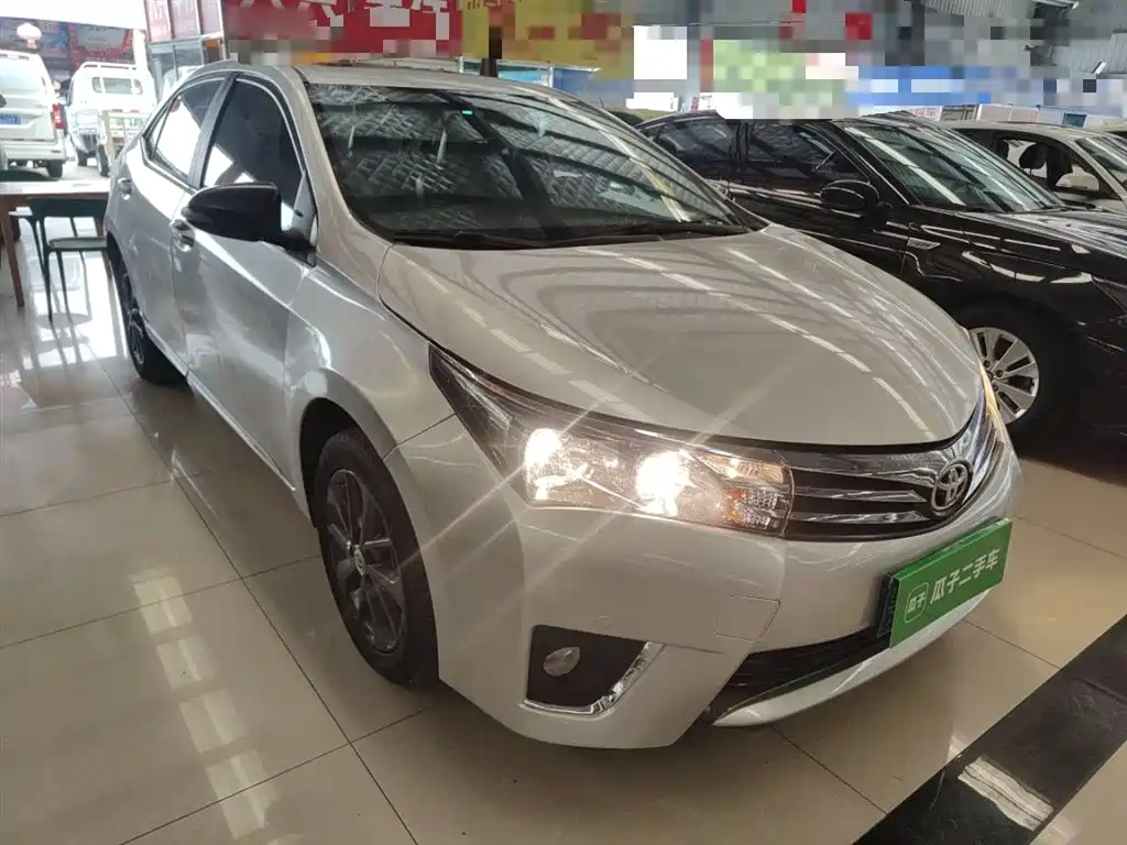 Toyota Corolla 2017 Model 1.2T CVT GL-i Leather Edition фото 4