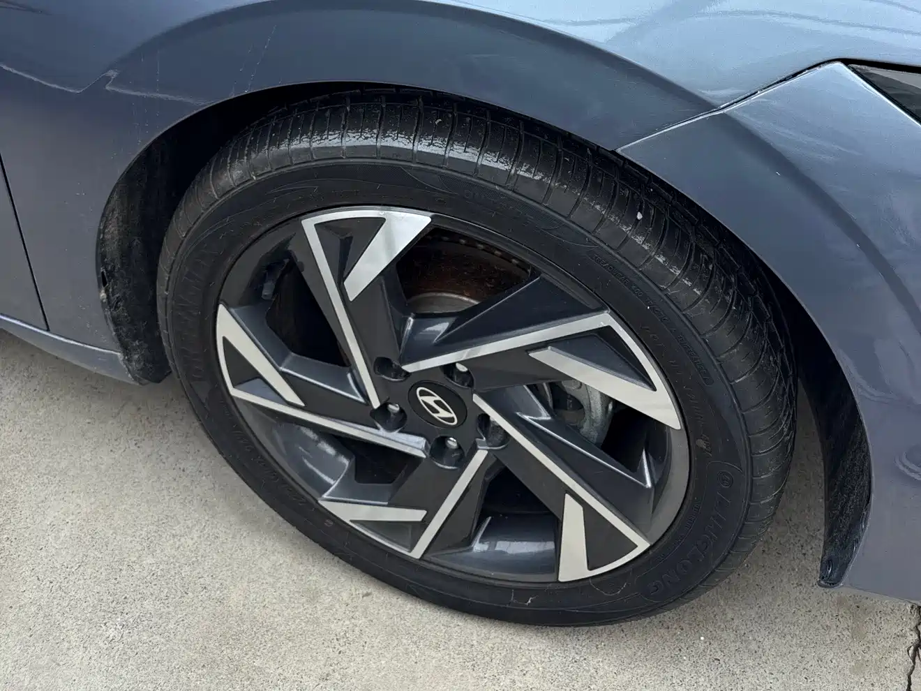 Hyundai Elantra 2023 Model 1.5L CVT LUX Premium Edition фото 4