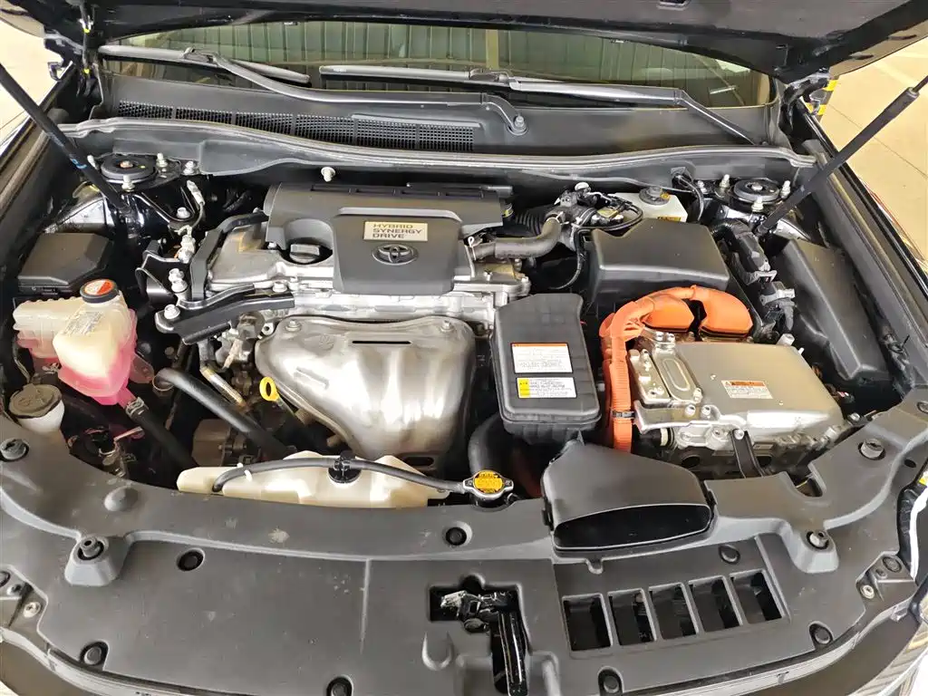 Toyota Camry 2015 Dual Engine 2.5HG Luxury Navigation Edition фото 16