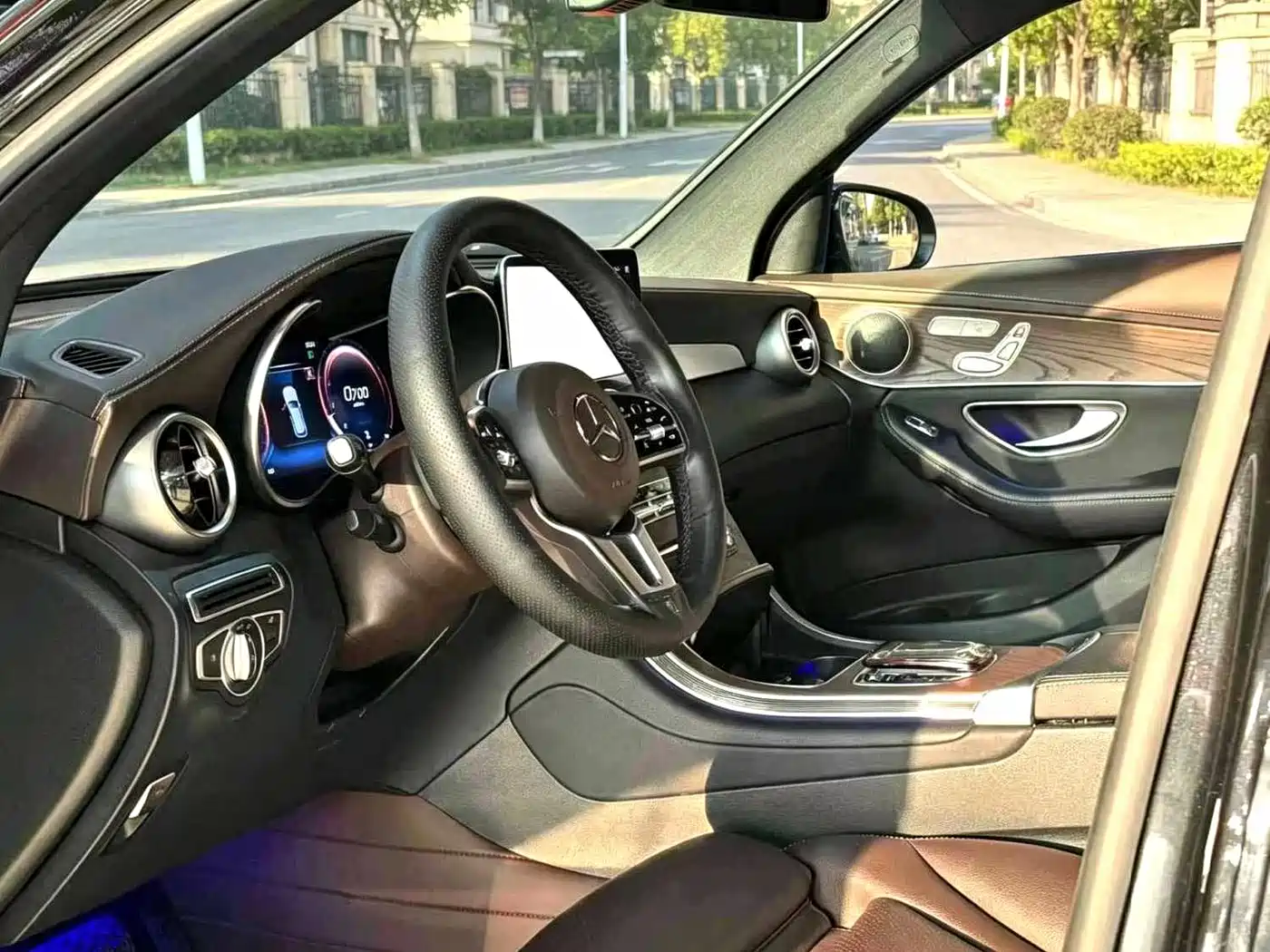 Mercedes-Benz GLC 2022 Model GLC 260 L 4MATIC Luxury Edition фото 3