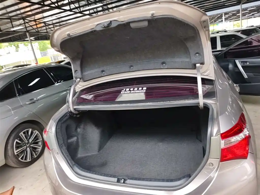 Toyota Corolla 2017 Facelift 1.2T S-CVT GL-i фото 19