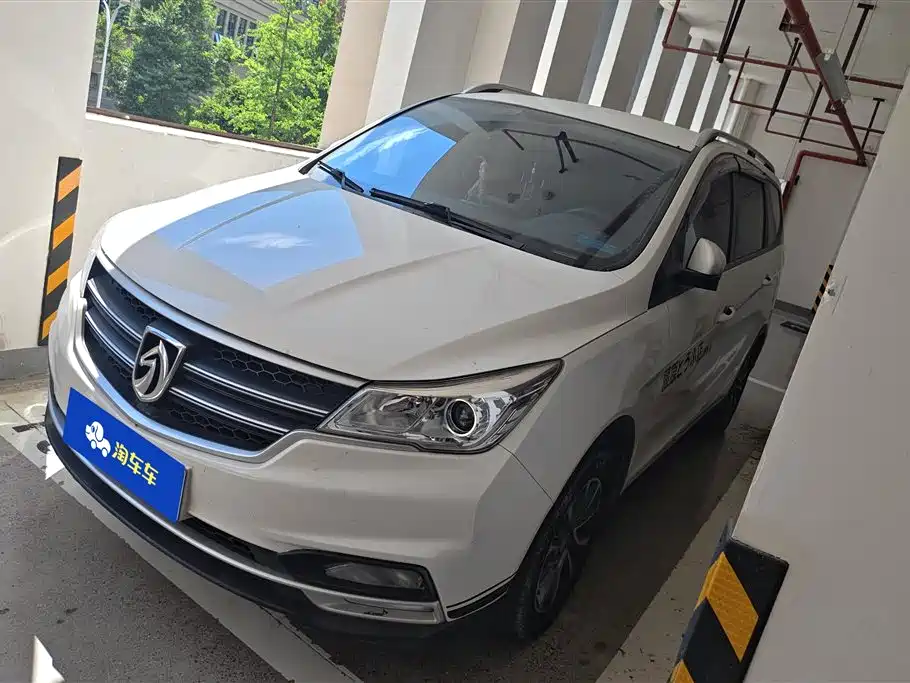 Baojun 730 2019 1.5L Manual Fashion Version 7-Seater China V