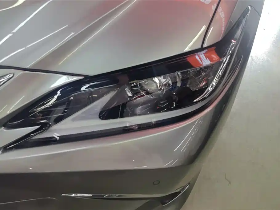 Lexus ES 2020 200 Excellence фото 5