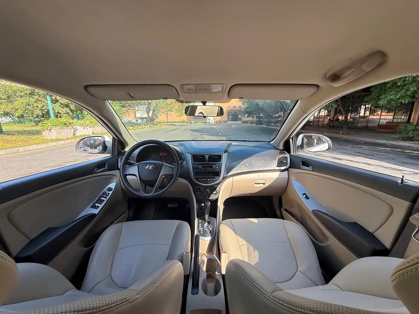 Hyundai Verna 2014 1.4L Automatic Smart GLS фото 16