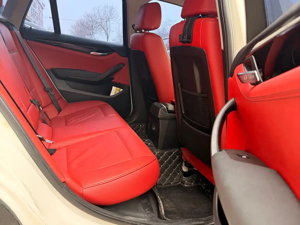 BMW X1 2013 sDrive20i Sport Design Package фото 6