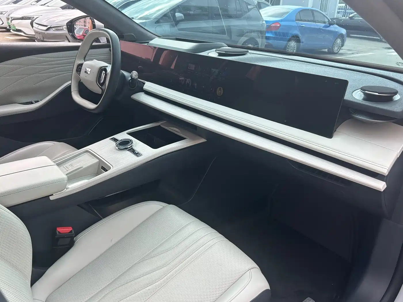 Geely Galaxy Galaxy E8 2024 665km RWD Starship Voyager Edition фото 12