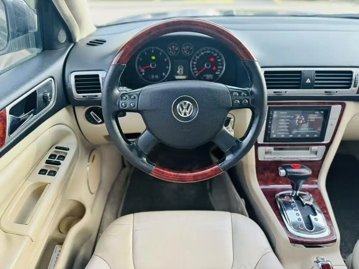 Volkswagen Passat Lingyu 2010 2009 1.8T Automatic Luxury