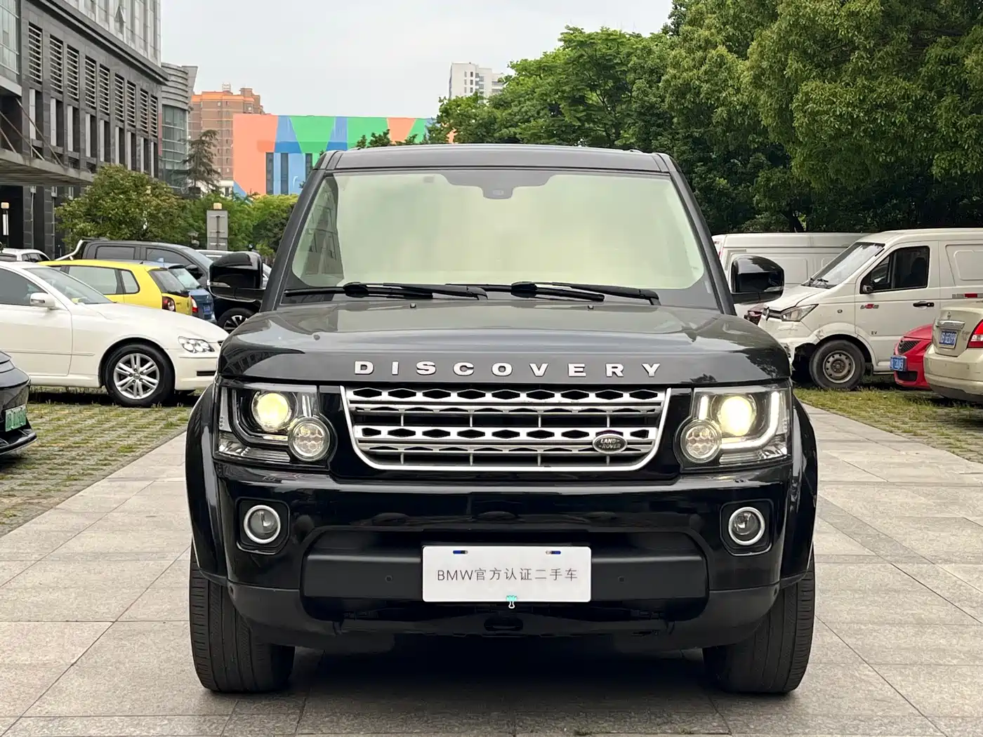 Land Rover Discovery 2015 3.0 SDV6 HSE Diesel фото 2