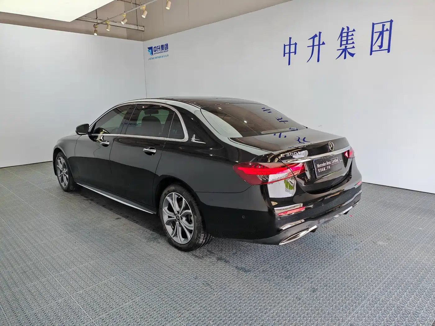 Mercedes-Benz E-Class 2022 Facelift E 300 L Sport Fashion Style фото 4