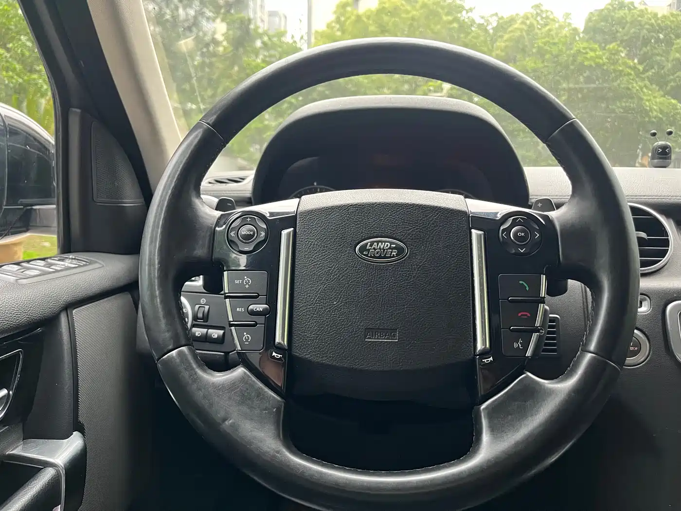 Land Rover Discovery 2015 3.0 SDV6 HSE Diesel фото 7