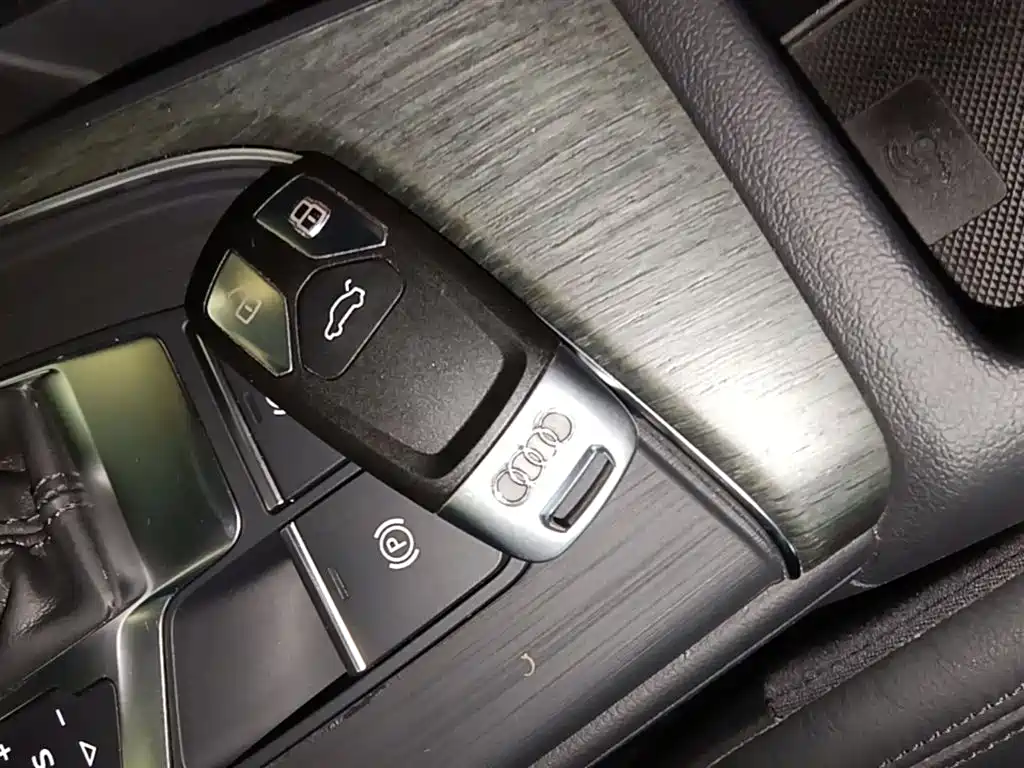 Audi A4L 2017 45 TFSI quattro Style Edition фото 9
