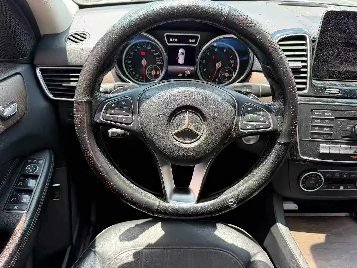Mercedes-Benz GLE 2016 GLE 320 4MATIC Luxury фото 8
