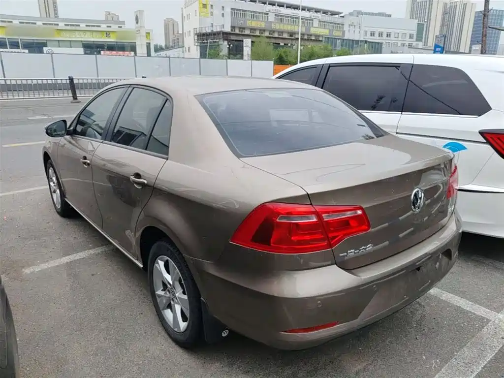 Volkswagen Bora 2015 Quality Edition 1.6L Manual Fashion фото 5