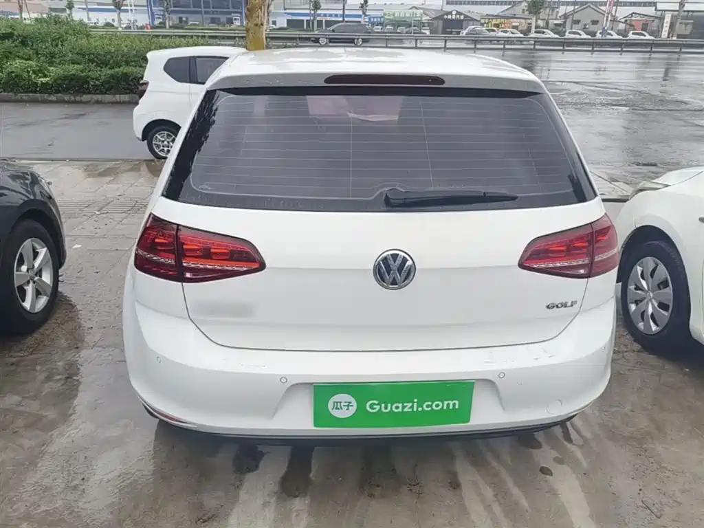 Volkswagen Golf 2016 1.6L Automatic Comfort фото 6