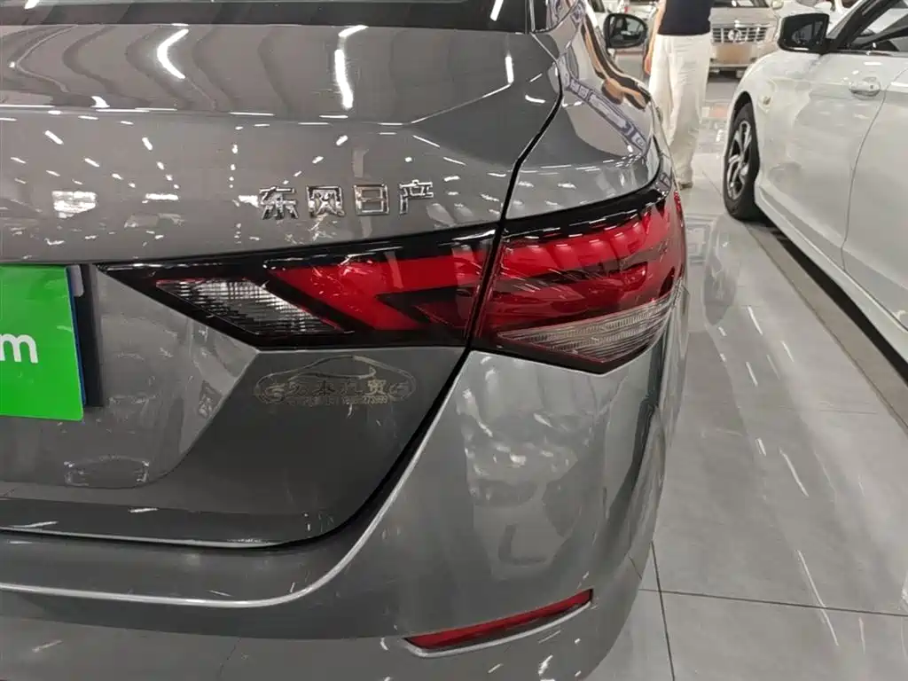 Nissan SYLPHY, миниатюра 8