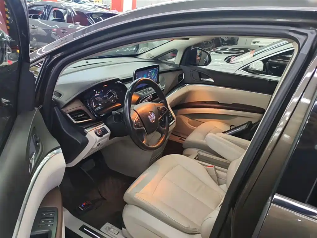 Buick GL8 2021 Land Business Class 652T Premium фото 16