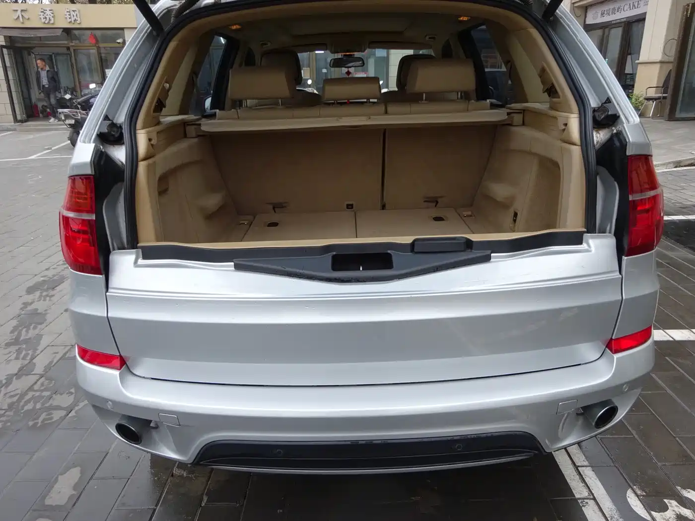 BMW X5 (Import) 2011 xDrive35i Leading Edition фото 13